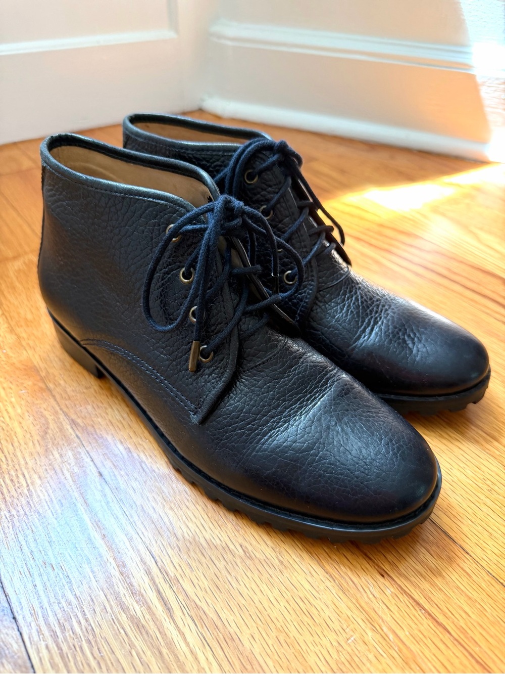 Eileen Fisher Black Tumbled Leather Lace Up Brazil Lug Booties Stacked Heel 8